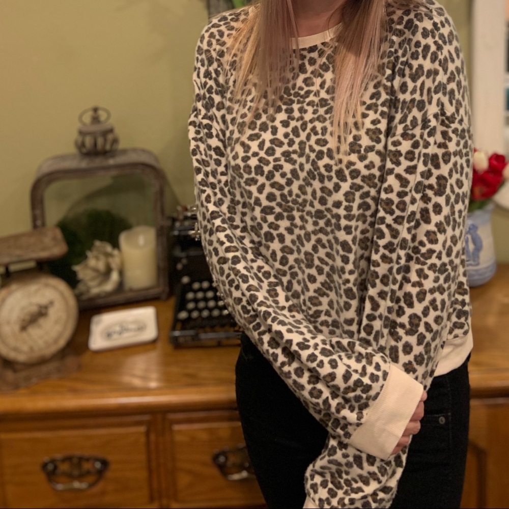 Multi leopard crew